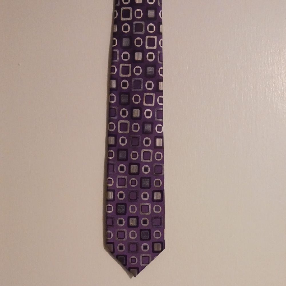 SPECIAL 3 FOR $25 Van Heusen Purple Square Pattern Tie